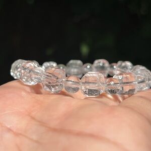 10mm‎ stretchable beautiful clear Quartz cube bracelet